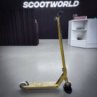 Striker Full Gold Custom Build - Gold-ScootWorld.de