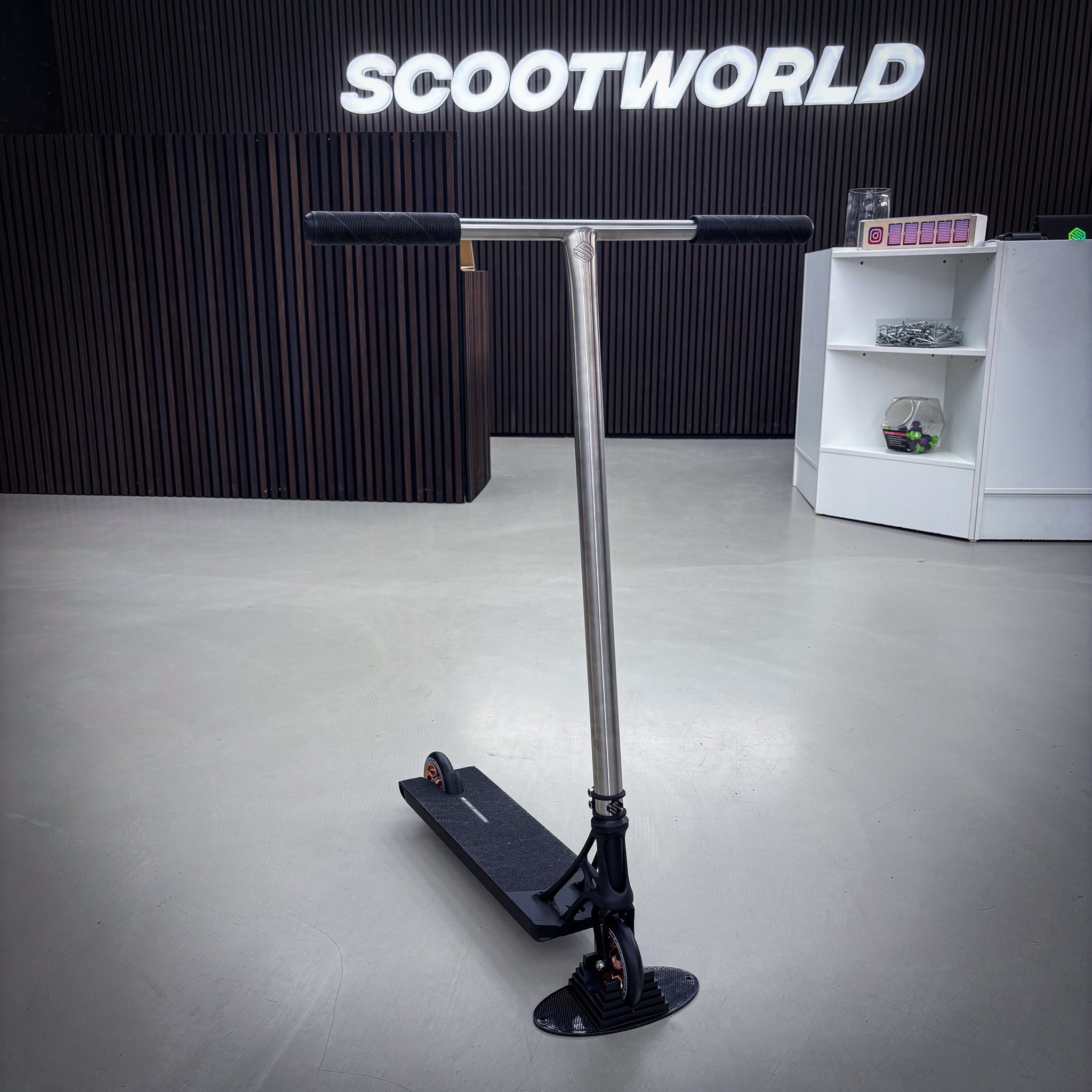 Striker Pandemonium Custom Build - Black/Silver-ScootWorld.de