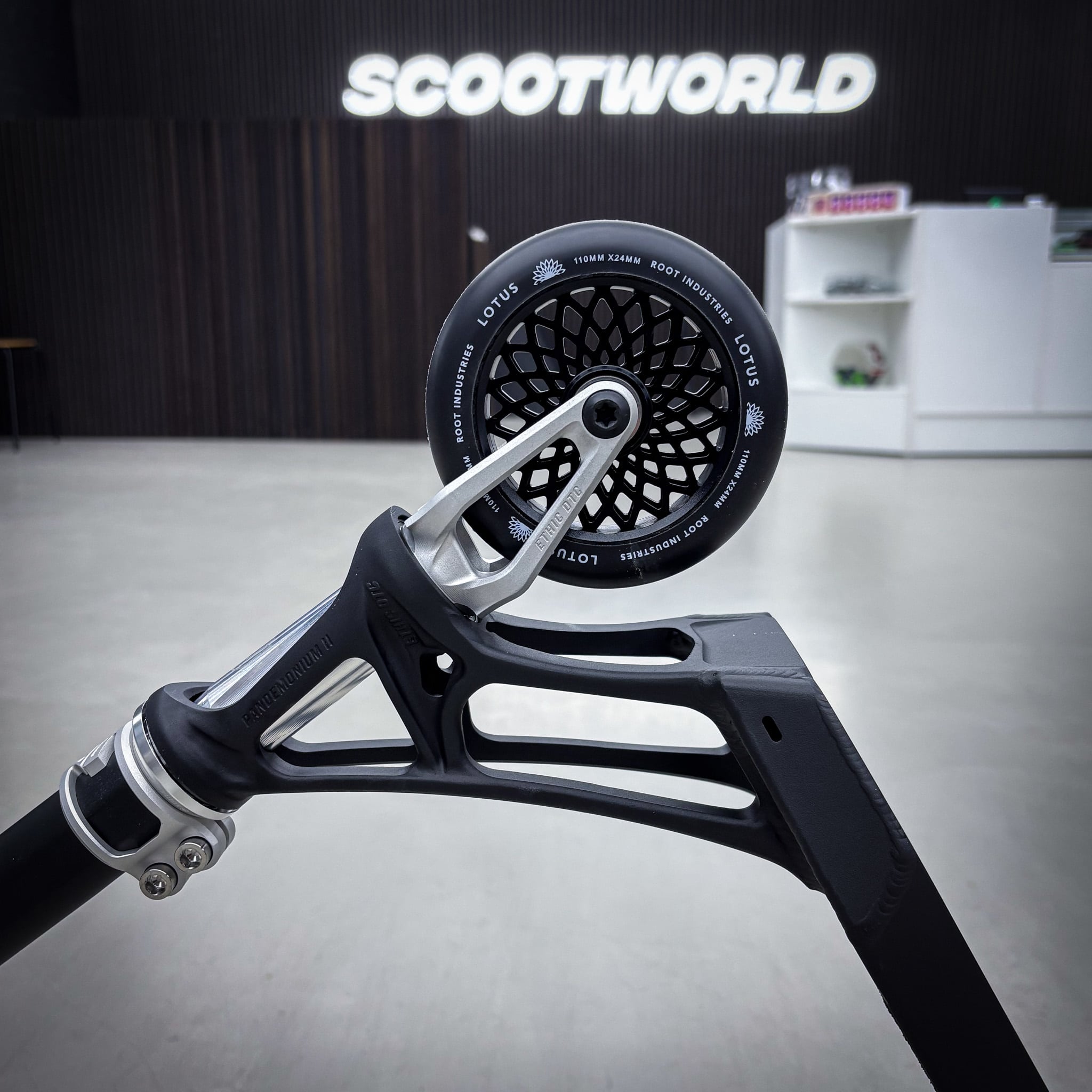 Ethic Lightweight Black Custom Build - Black-ScootWorld.de