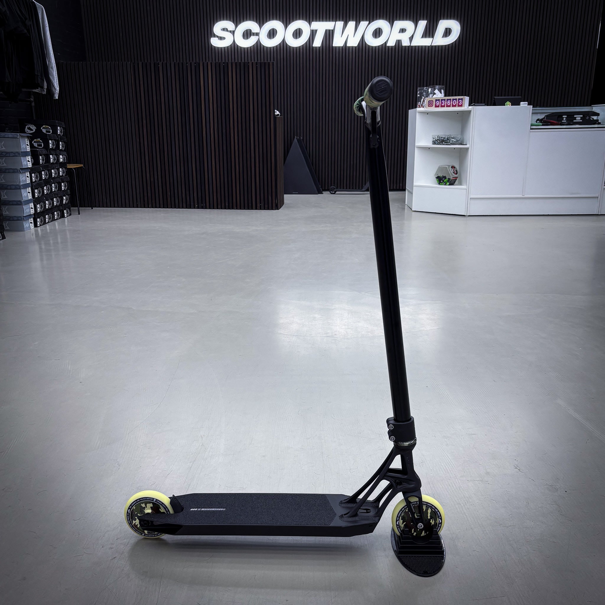 Striker Ethic Camo Custom Build - Black-ScootWorld.de