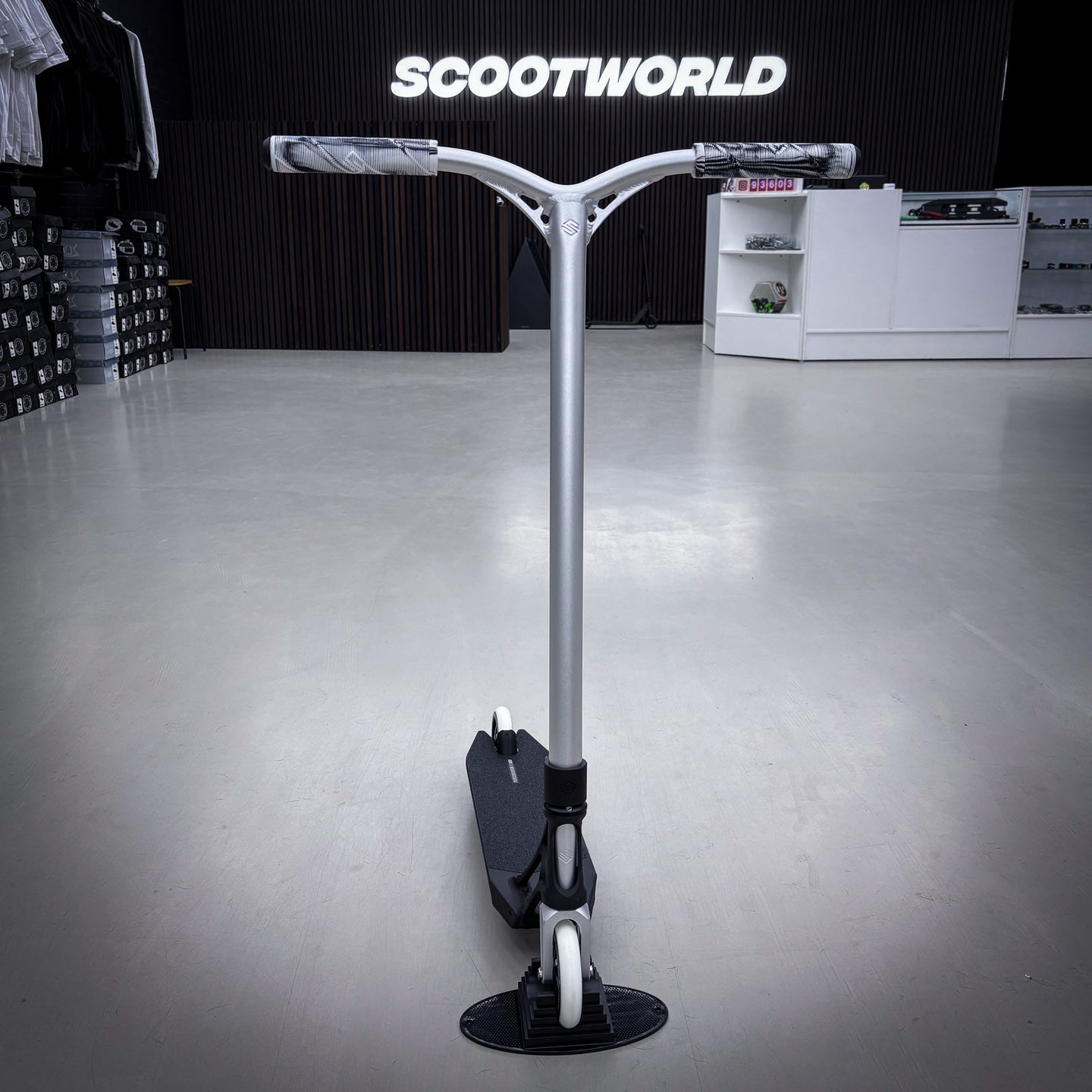 Striker Ethic Black/Silver Custom Build - Black/Silver-ScootWorld.de