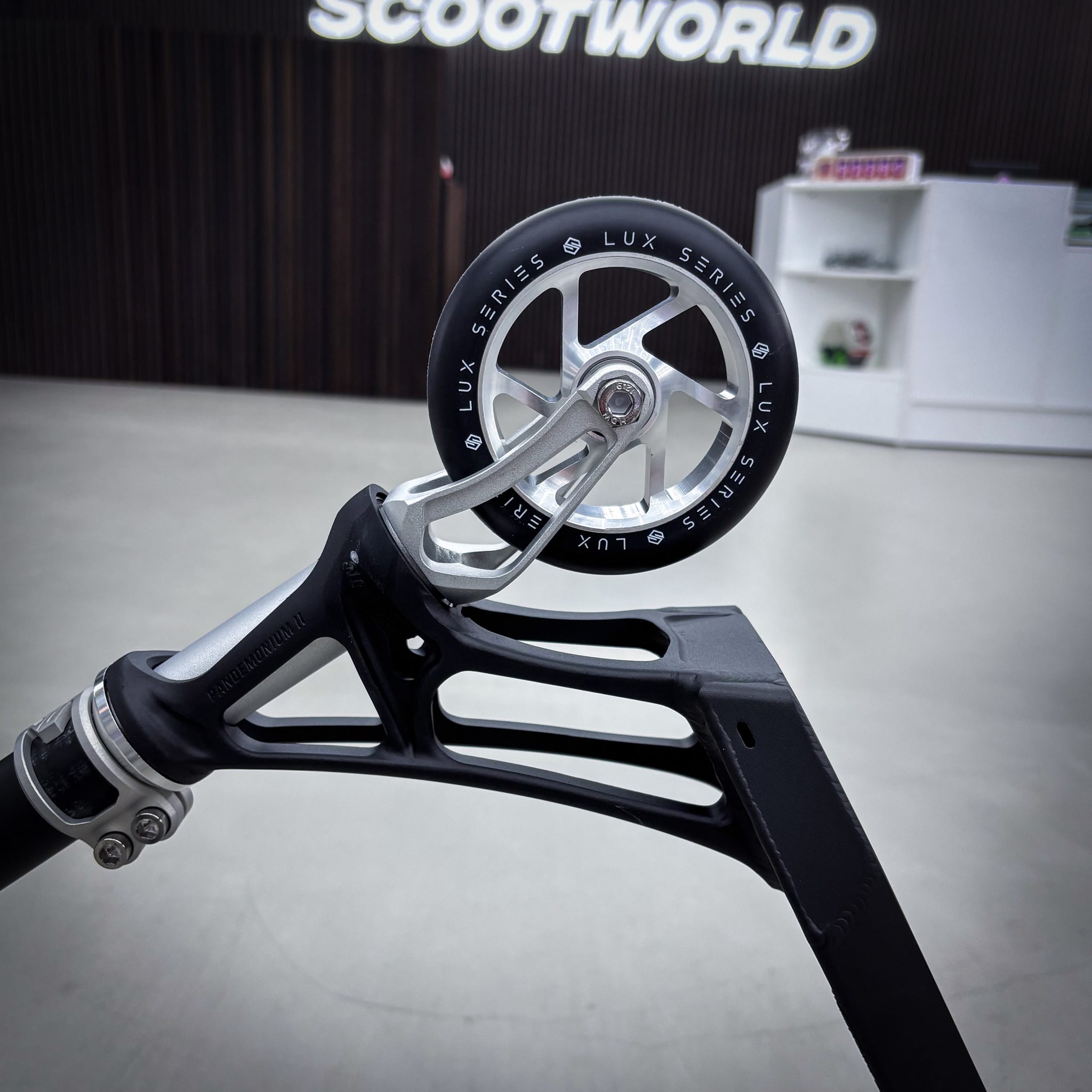 ScootWorld Titan Pande Custom Build - Black/Silver-ScootWorld.de