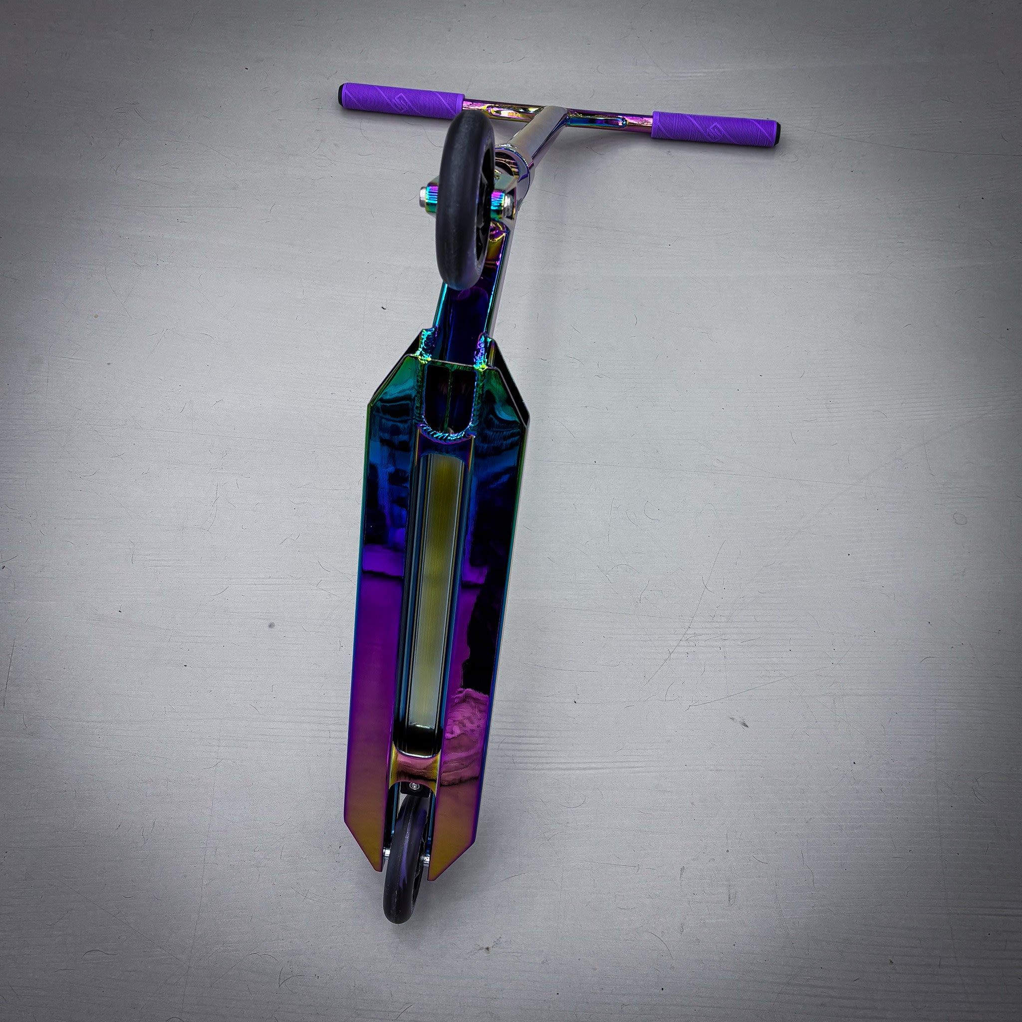 Striker Full Rainbow Custom Build - Rainbow-ScootWorld.de