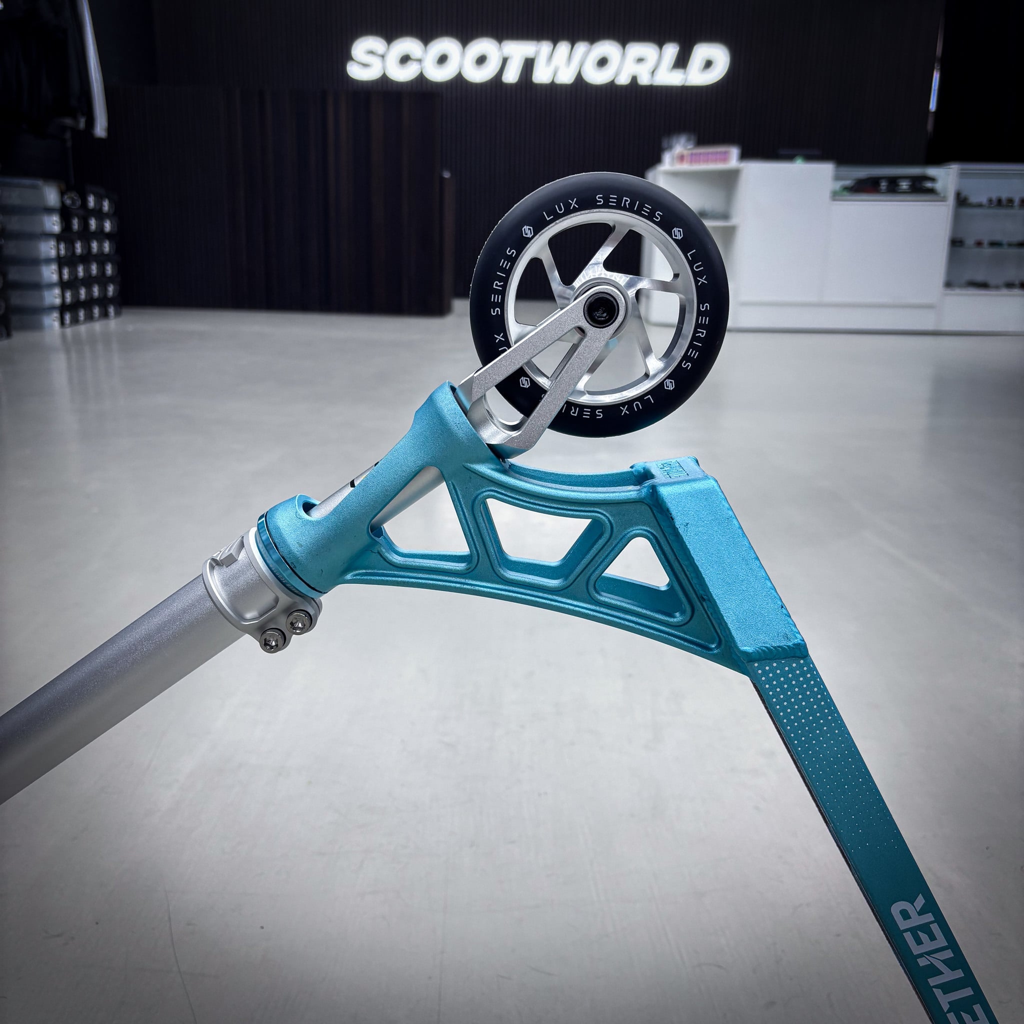 Striker Aether Teal/Silver Custom Build - Türkis/Silber-ScootWorld.de