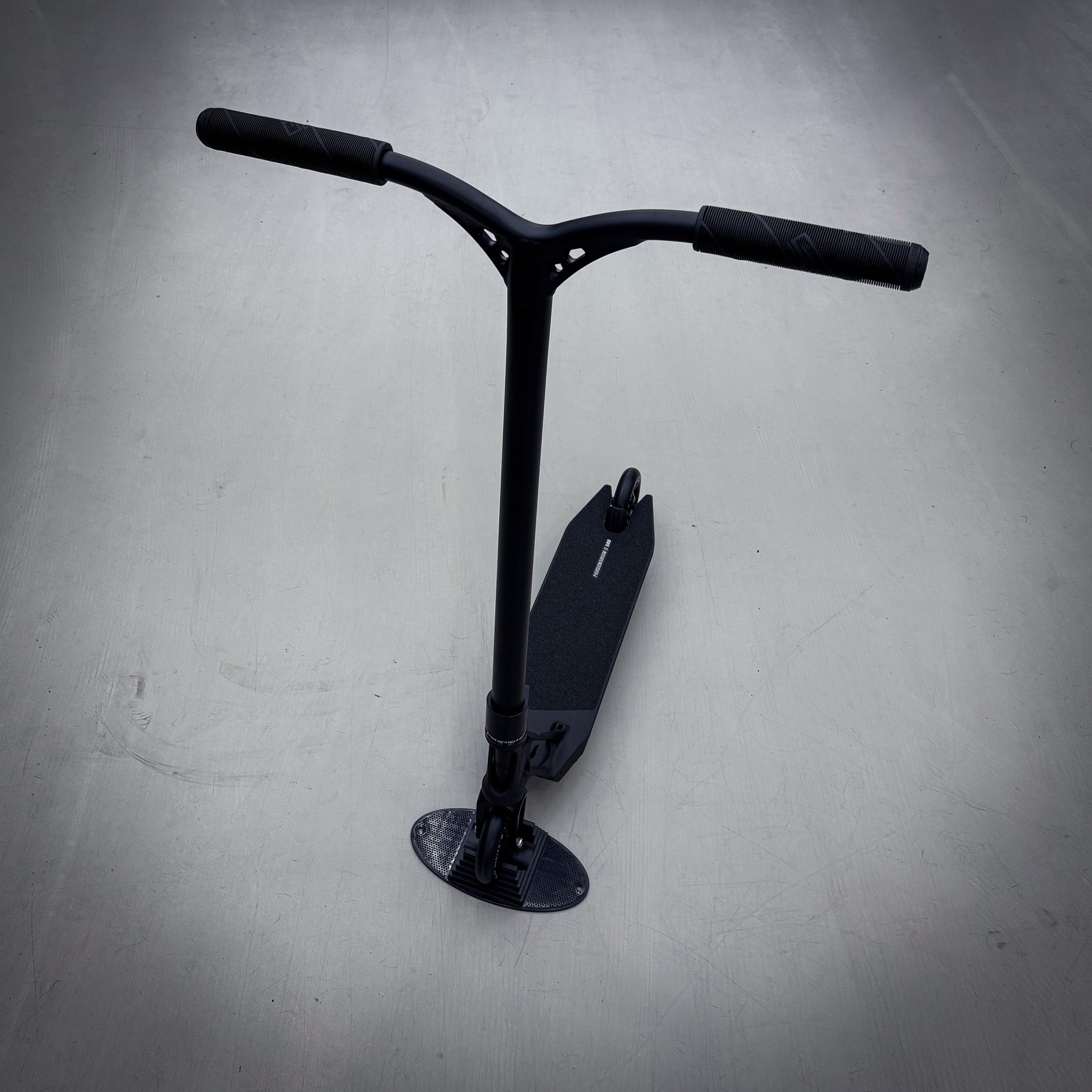 Striker Pande Black 500 Custom Build - Schwarz-ScootWorld.de