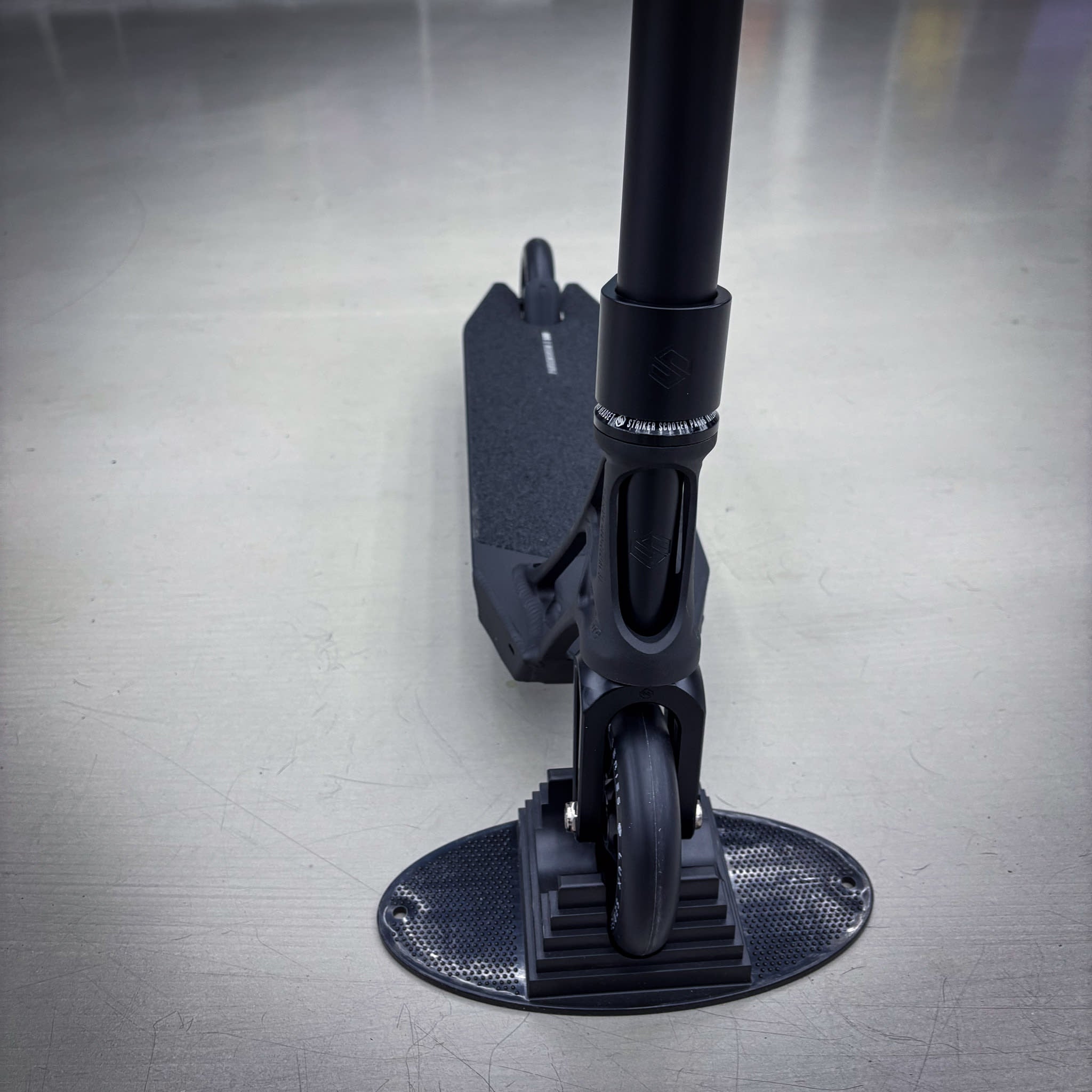 Striker Pande Black 500 Custom Build - Schwarz-ScootWorld.de