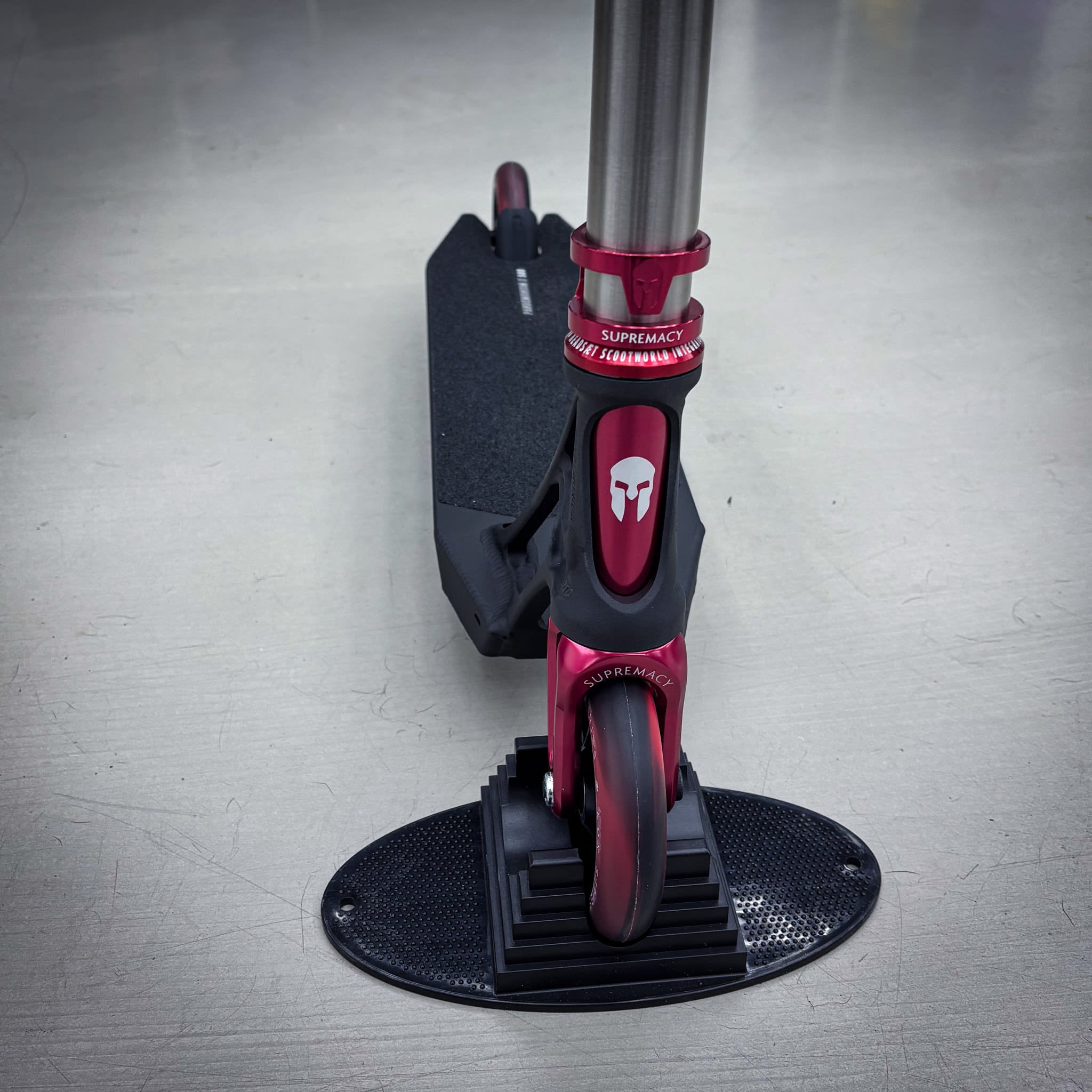 Striker Titan Pande Red Custom Build - Schwarz/Rot/Silber-ScootWorld.de