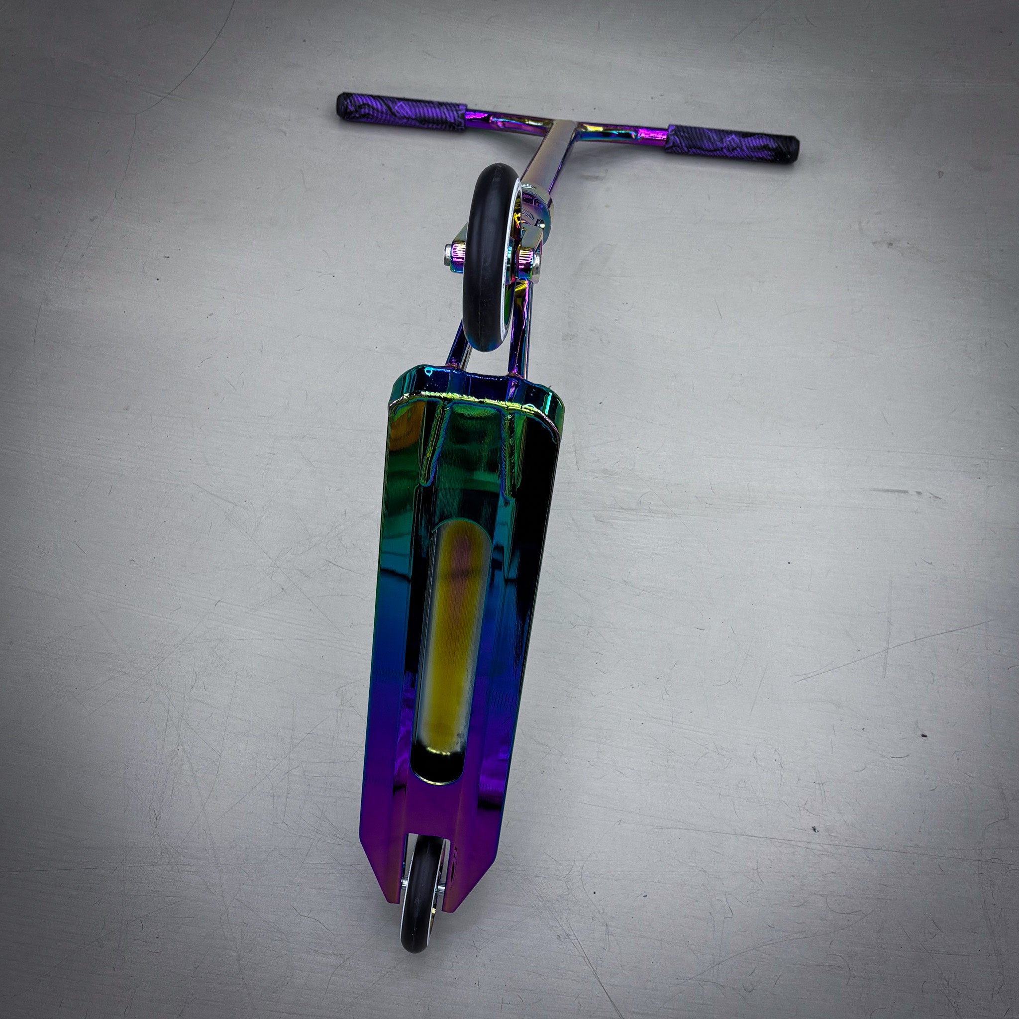 Striker Rainbow Custom Build - Regenbogen-ScootWorld.de
