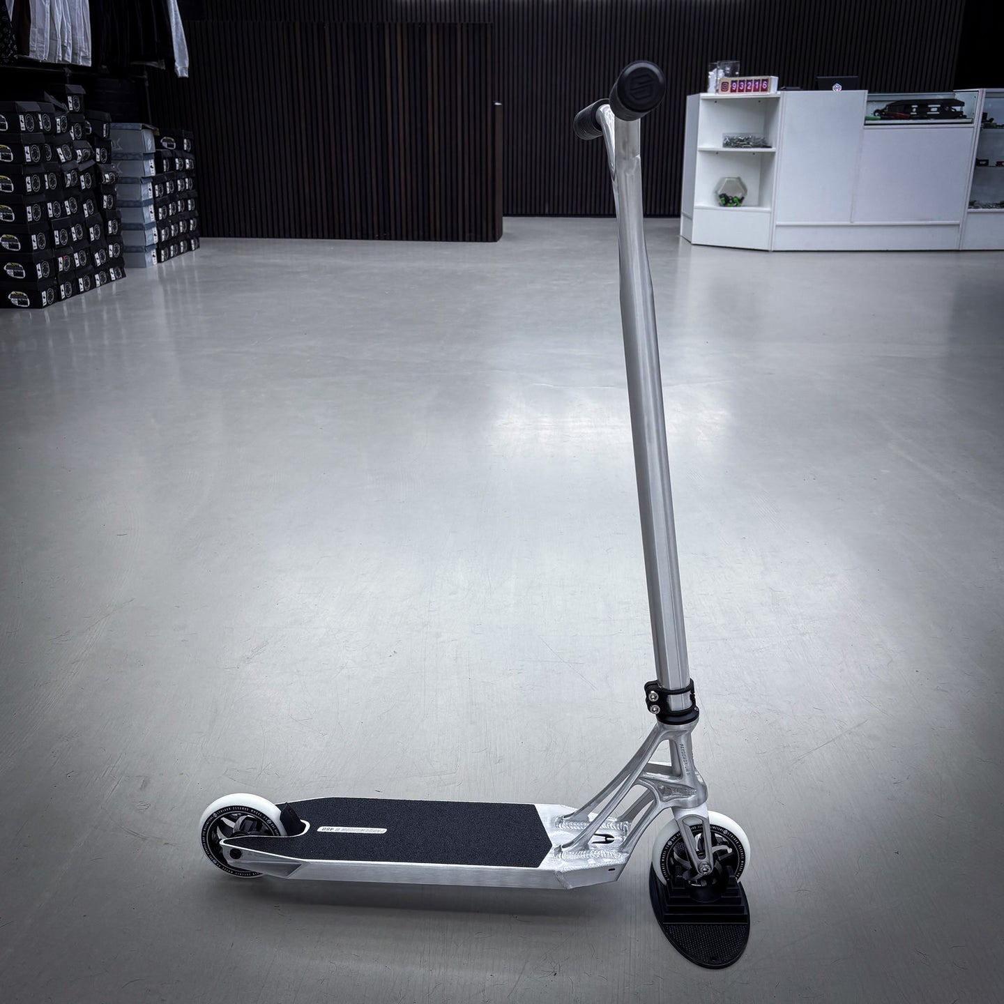 Ethic Pande Wolp 460mm Custom Build - Silver-ScootWorld.de