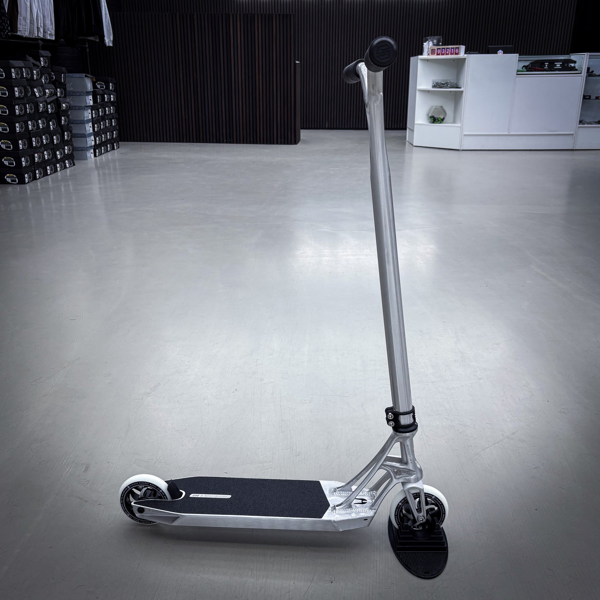 Ethic Pande Wolp 460mm Custom Build - Silber-ScootWorld.de