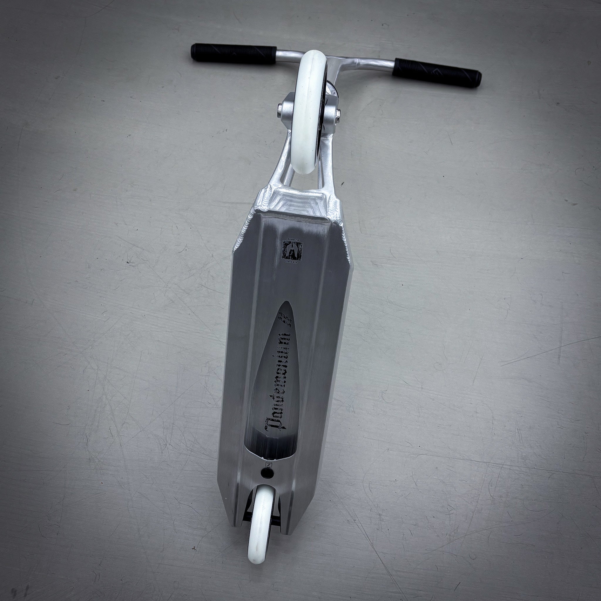 Ethic Pande Wolp 460mm Custom Build - Silber-ScootWorld.de