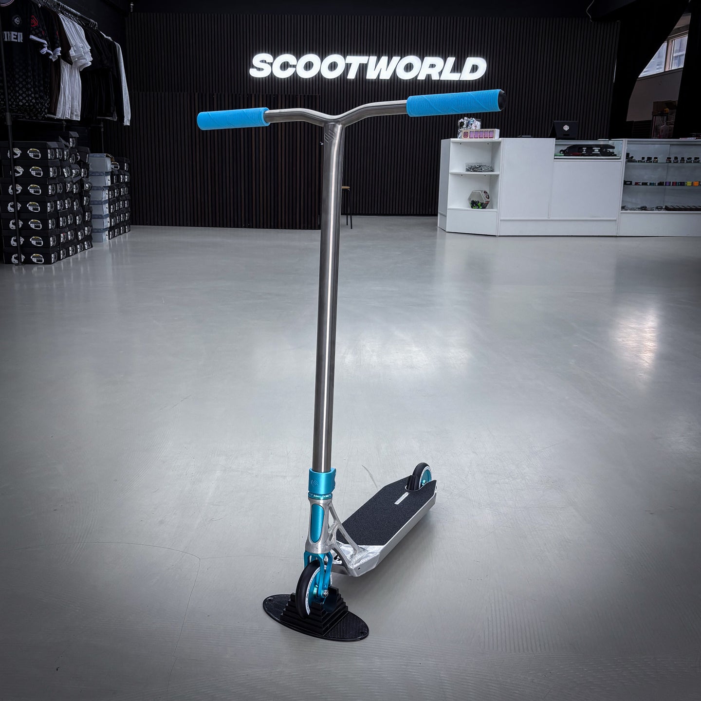 Striker Titan Pande Silver Teal Custom Build - Silber/Türkis-ScootWorld.de