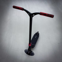 Striker Pande Black/Red Custom Build - Schwarz/Rot-ScootWorld.de