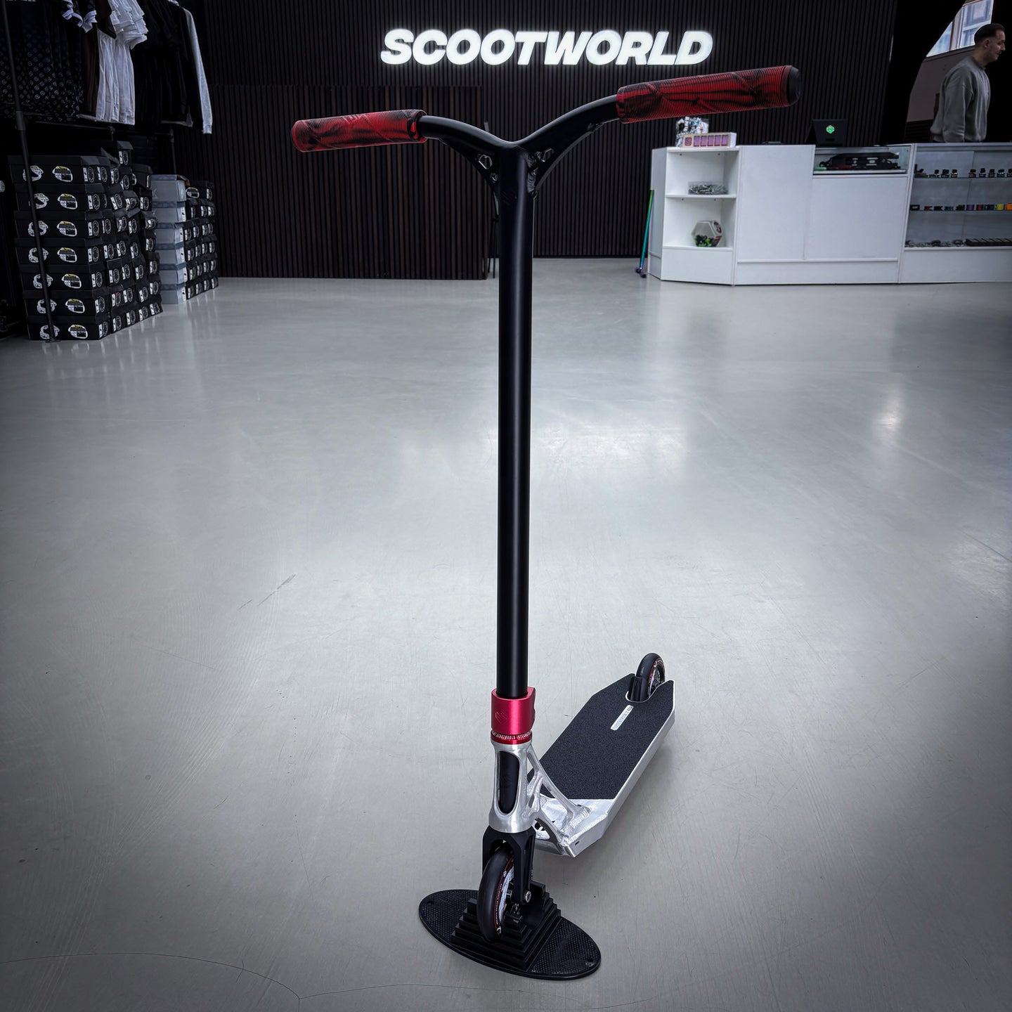 Striker Pande Silver/Black/Red Custom Build - Silber/Schwarz/Rot-ScootWorld.de