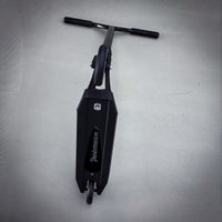 Striker Pande Black Custom Build - Schwarz-ScootWorld.de