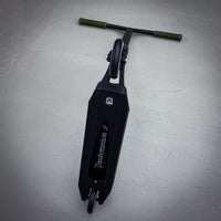 Striker Ethic Pande Black Camo Custom Build - Schwarz/Grün-ScootWorld.de