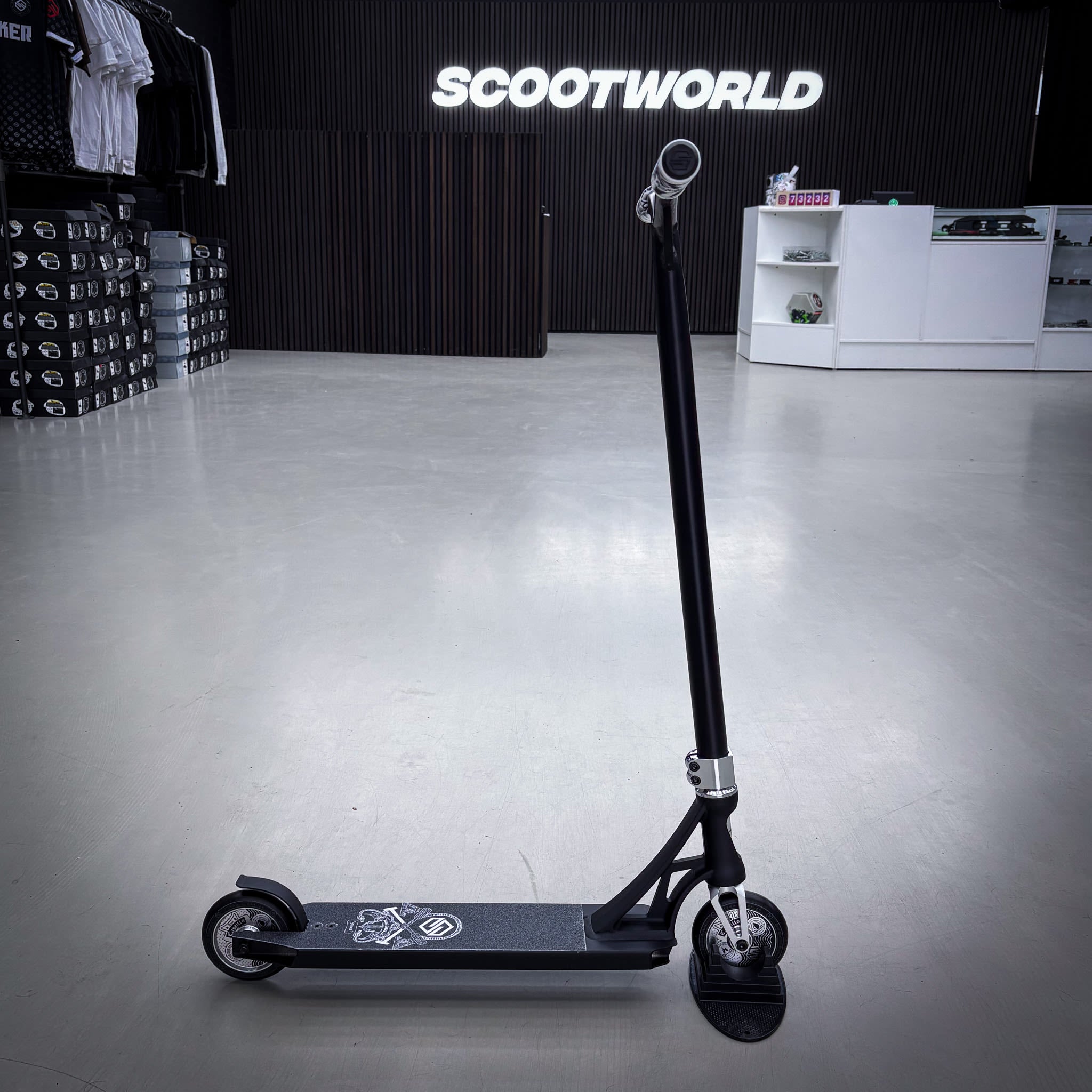 Striker Panda Freestyle Custom Build - Schwarz/Silber-ScootWorld.de