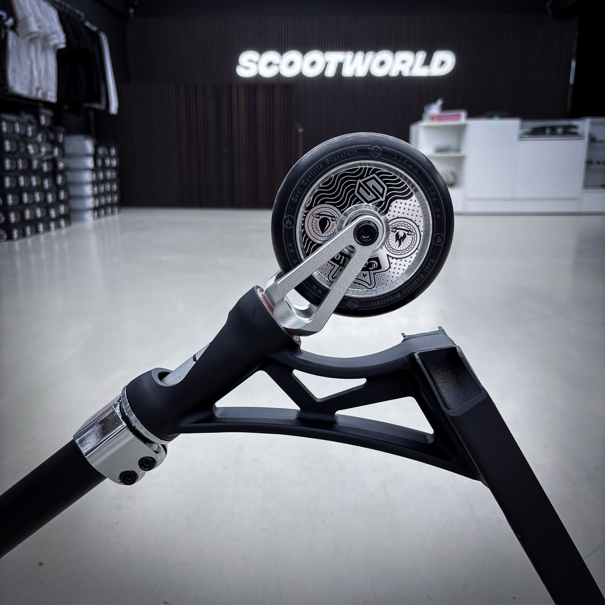 Striker Panda Freestyle Custom Build - Schwarz/Silber-ScootWorld.de