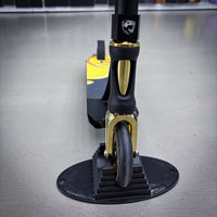 Striker Panda Freestyle Custom Build - Schwarz/Gold/Gelb-ScootWorld.de