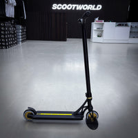 Striker Panda Freestyle Custom Build - Schwarz/Gold-ScootWorld.de