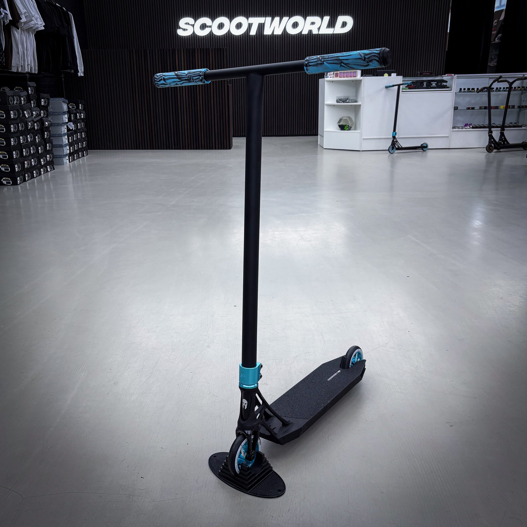 Striker Ethic 500mm Black Teal Custom Build - Black/Teal-ScootWorld.de