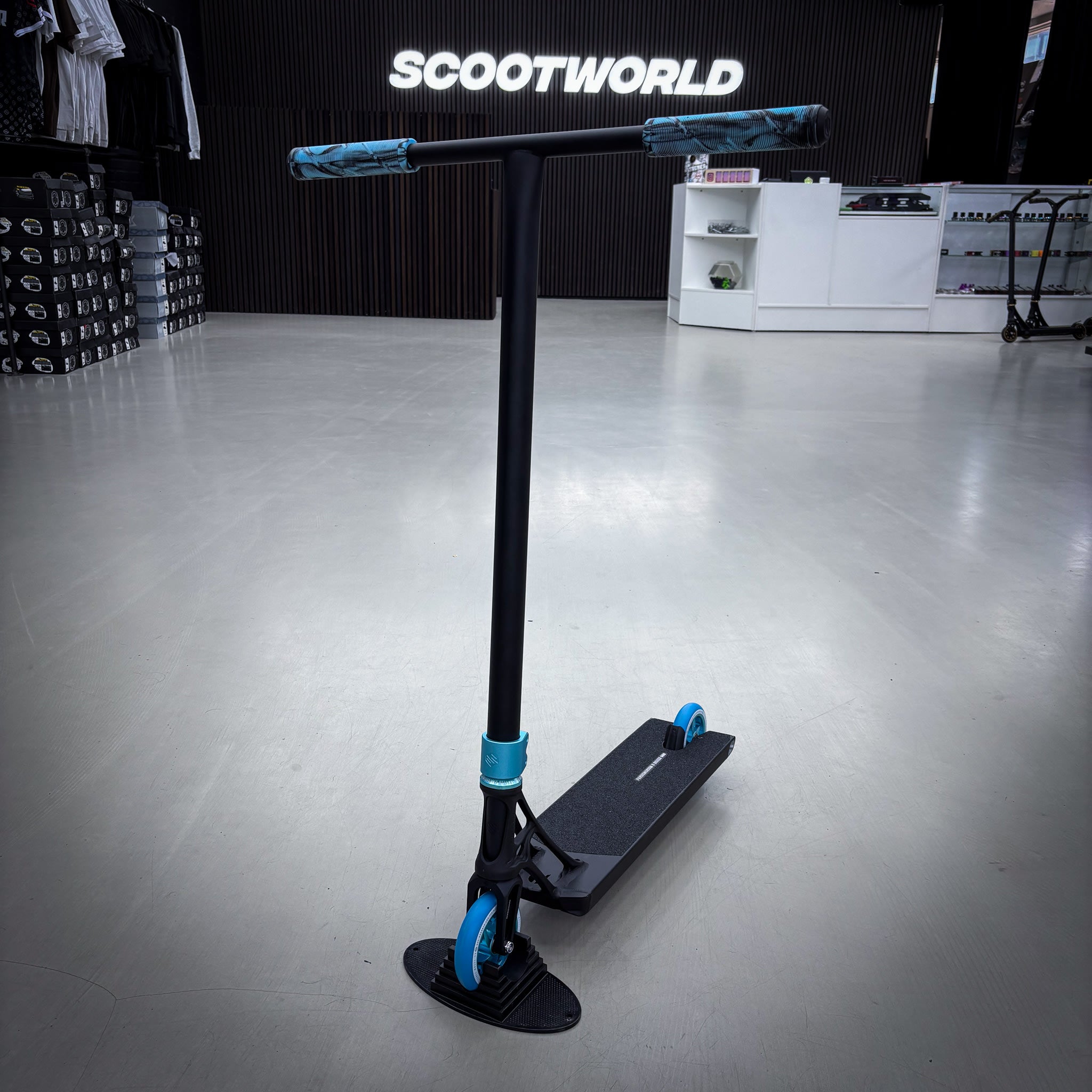 Striker Ethic 500mm BOXED Black Teal Custom Build - Black/Teal-ScootWorld.de