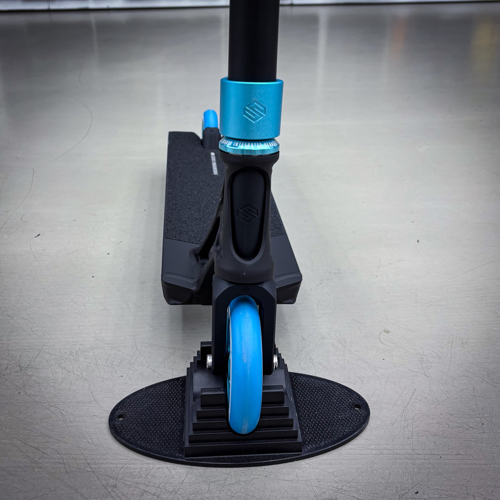Striker Ethic 500mm BOXED Black Teal Custom Build - Black/Teal-ScootWorld.de