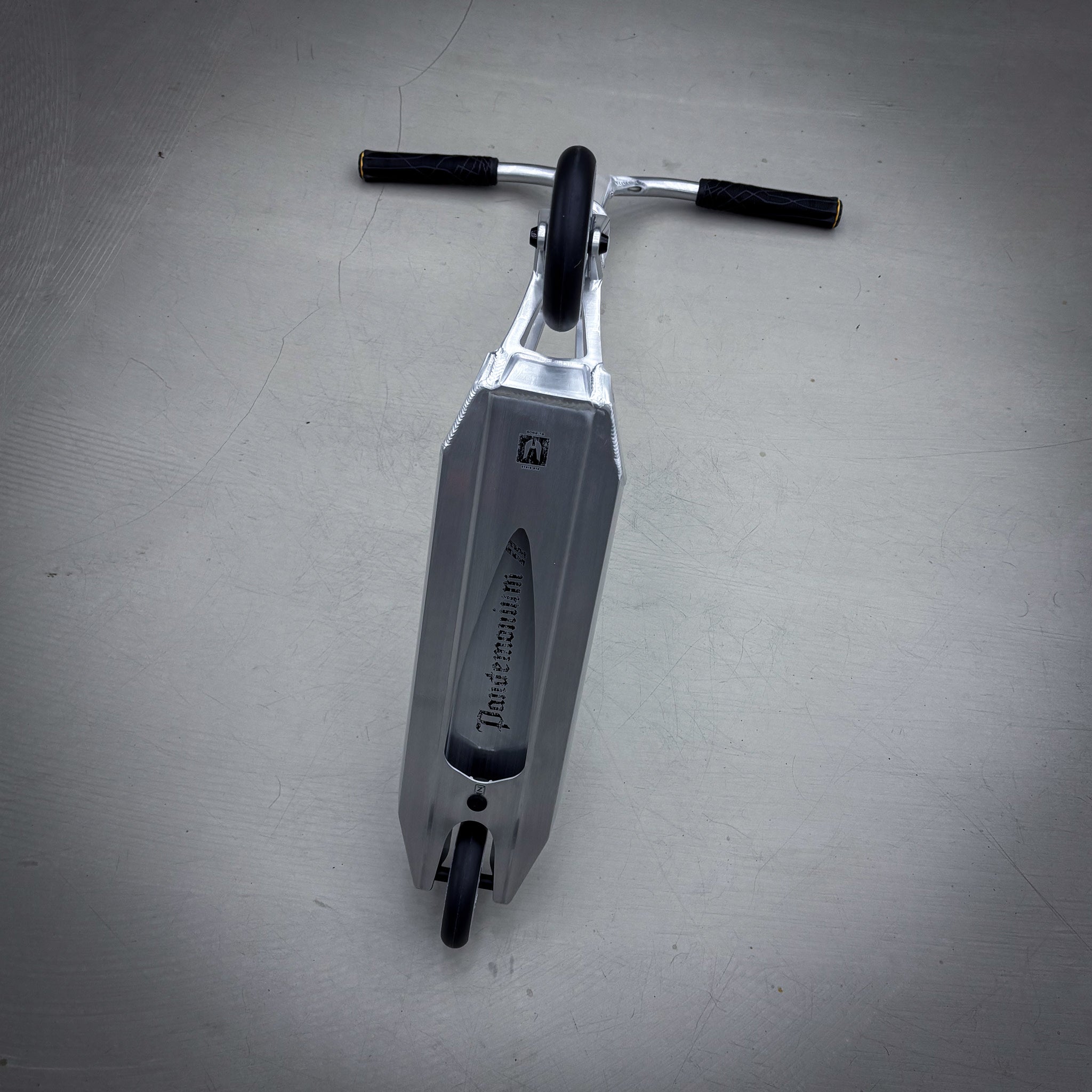 Ethic Silver Custom Build - Silber-ScootWorld.de