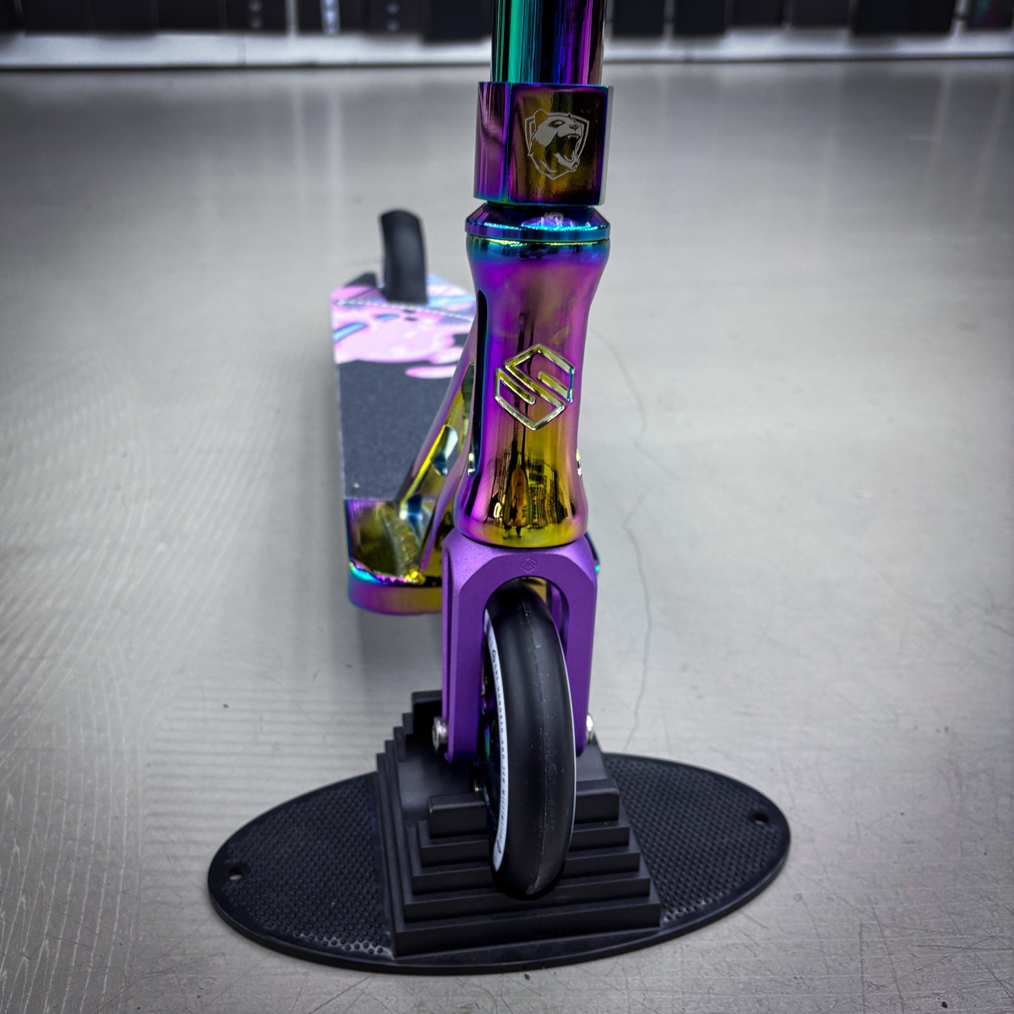Striker Rainbow Custom Stunt Scooter - Rainbow/Purple-ScootWorld.de