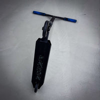 Striker Panda Custom Stunt Scooter - Schwarz/Blau-ScootWorld.de