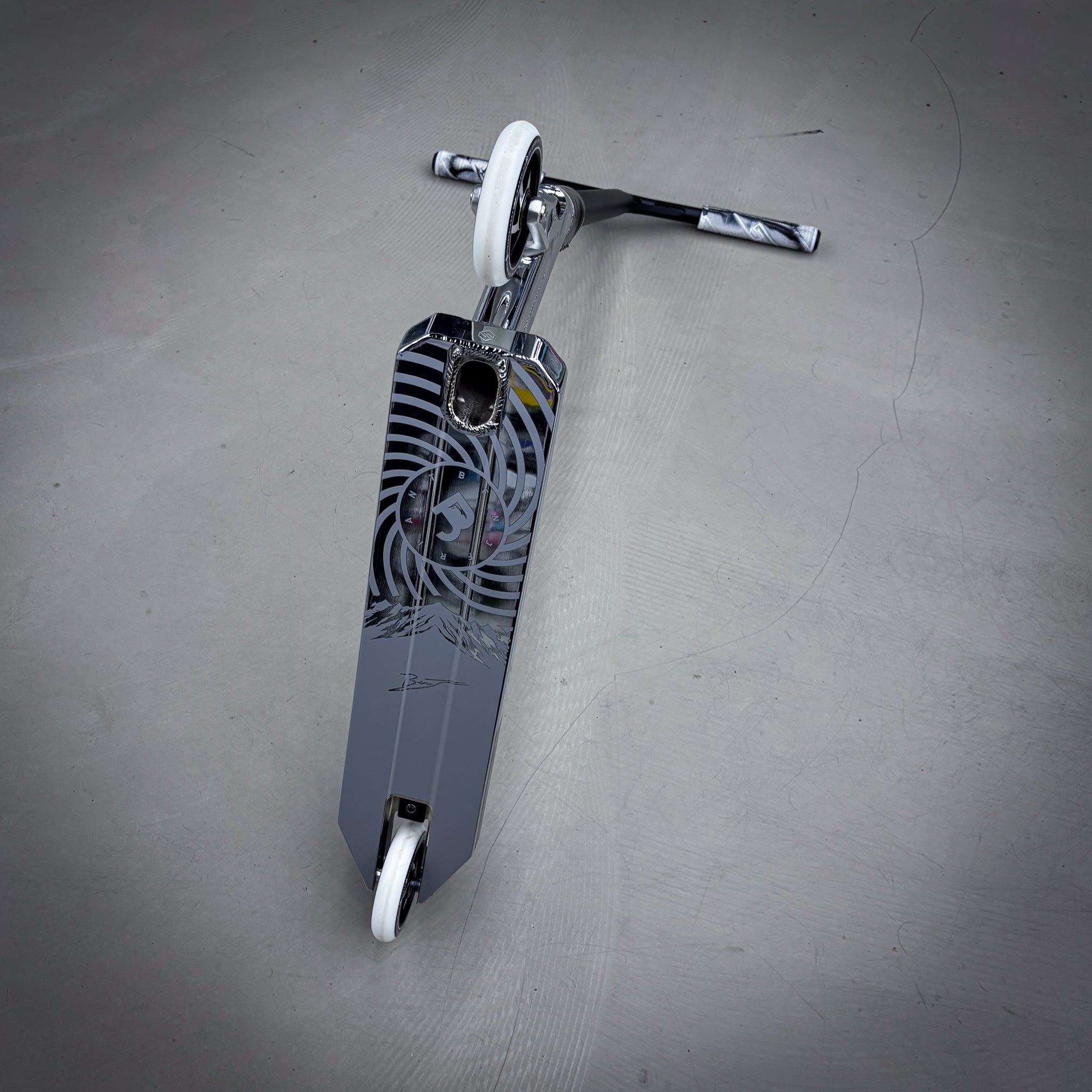 Striker Black/Chrome Custom Stunt Scooter - Schwarz/Chrome-ScootWorld.de