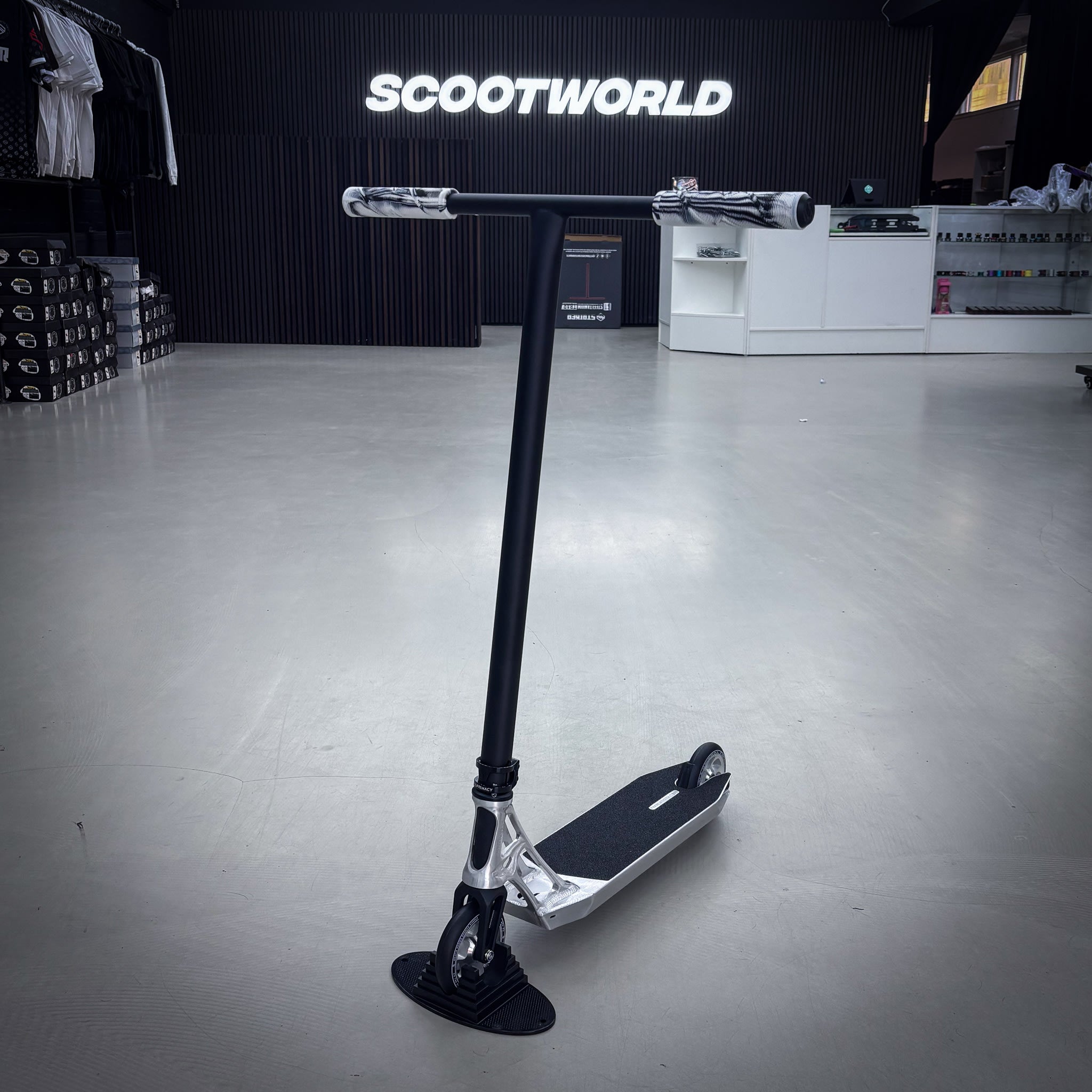 Striker Ethic Silver/Black Custom Stunt Scooter - Silber/Schwarz-ScootWorld.de