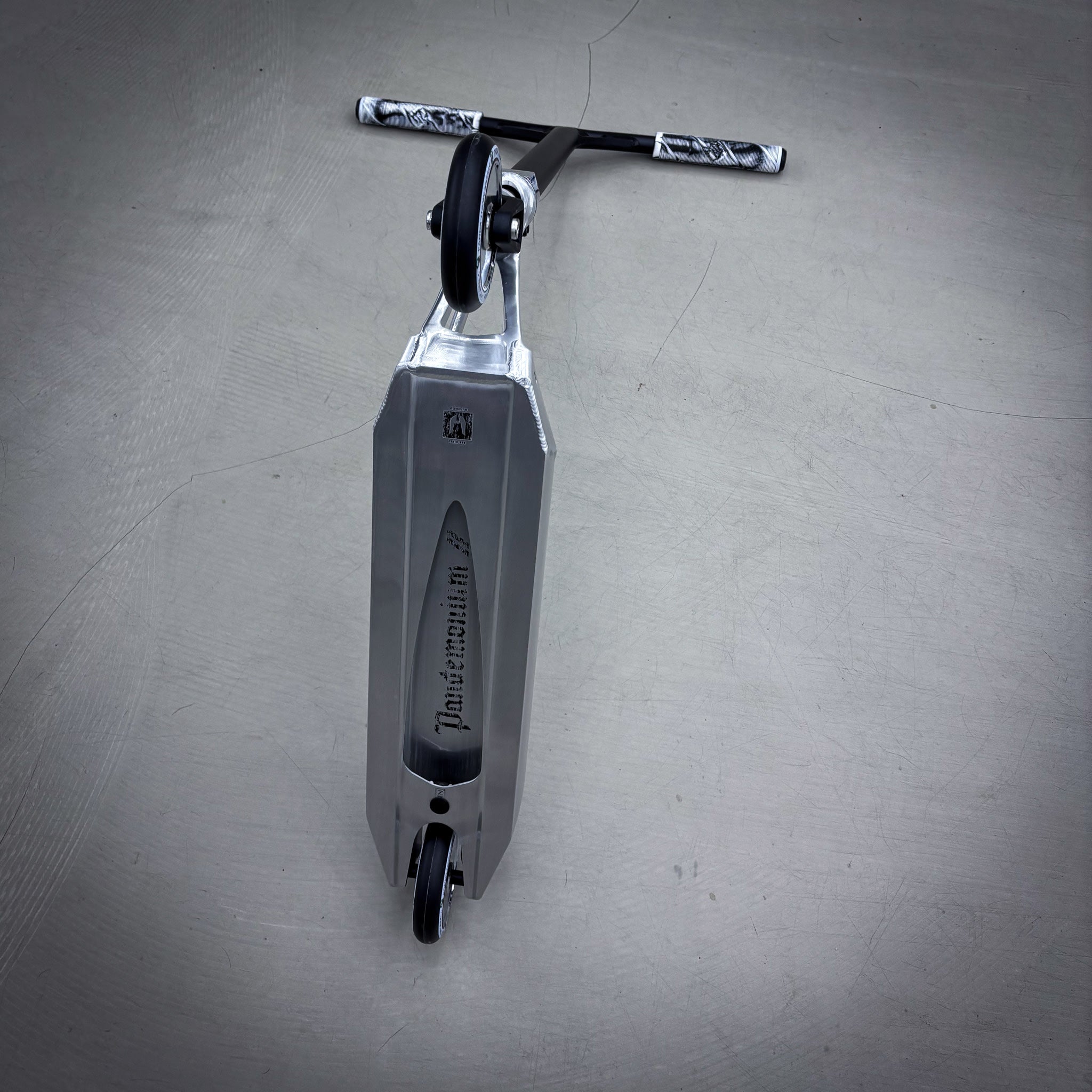 Striker Ethic Pande Silver/Black Custom Stunt Scooter - Silber/Schwarz-ScootWorld.de