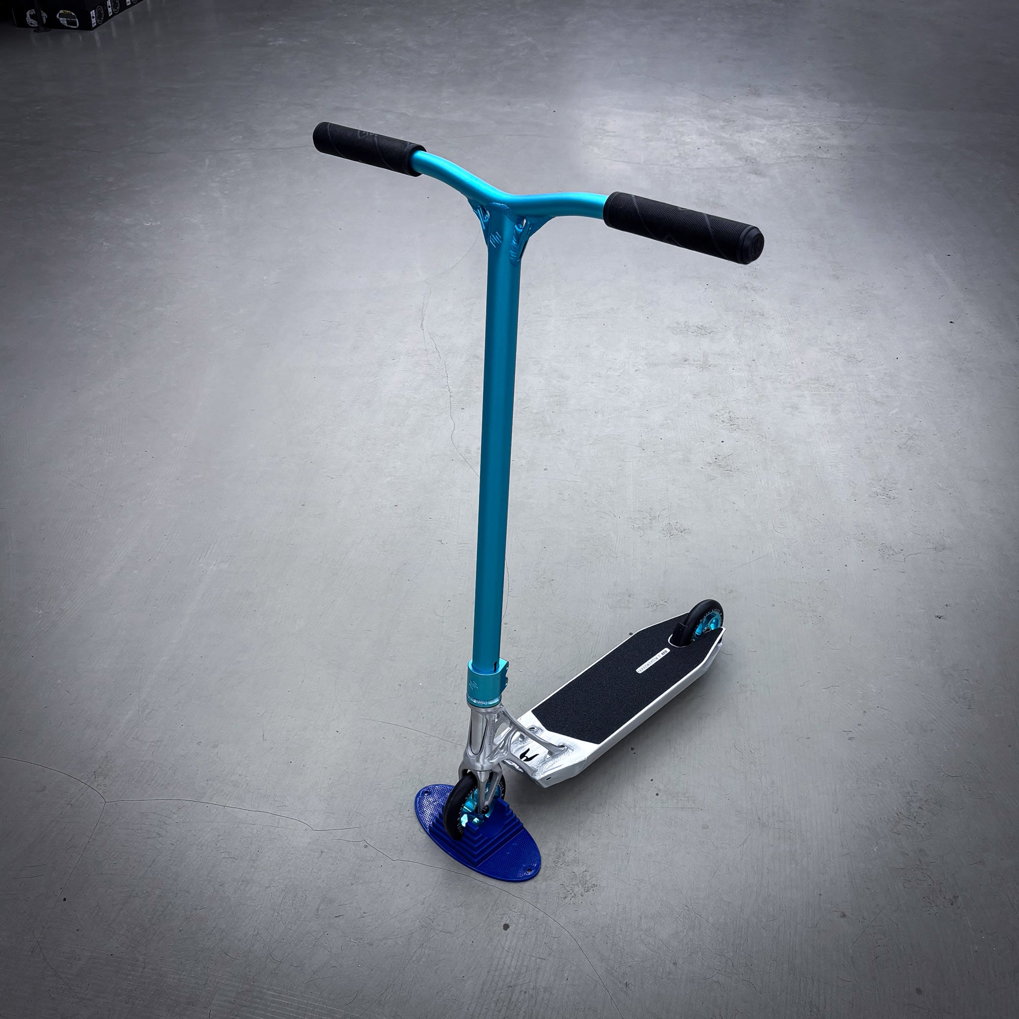 Striker Ethic Pande Raw/Teal Custom Stunt Scooter - Raw/Türkis-ScootWorld.de