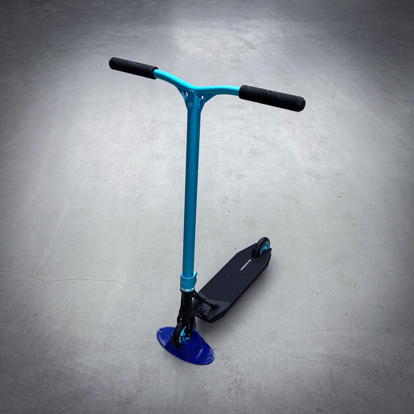 Striker Ethic Pande Black/Teal Custom Stunt Scooter - Schwarz/Türkis-ScootWorld.de