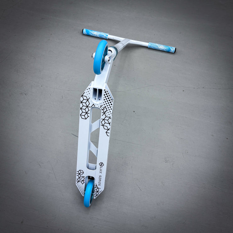 Striker Lux V2 White/Teal Custom Stunt Scooter - Weiß/Türkis