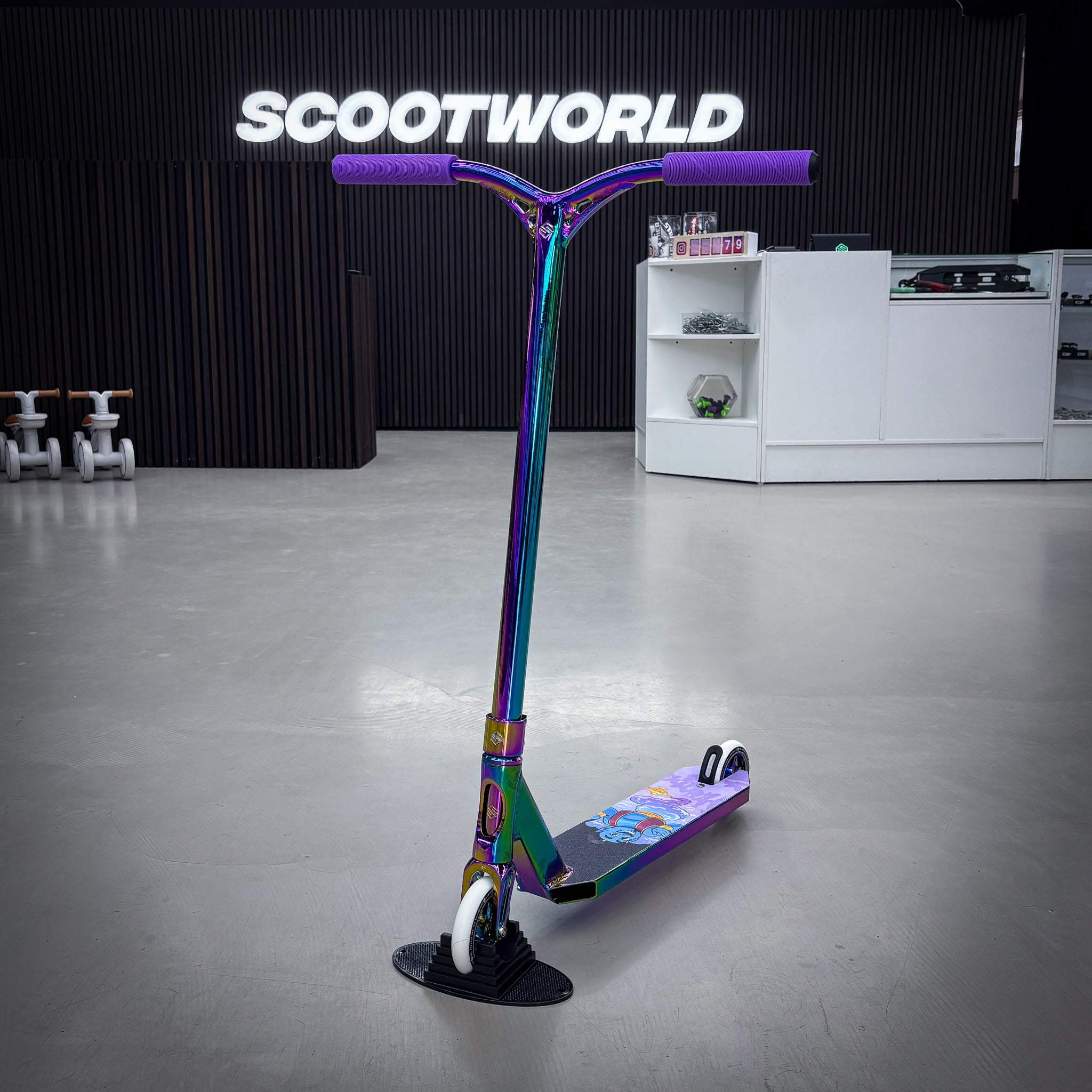 Striker Rainbow Purp Custom Build Stunt Scooter - Rainbow-ScootWorld.de