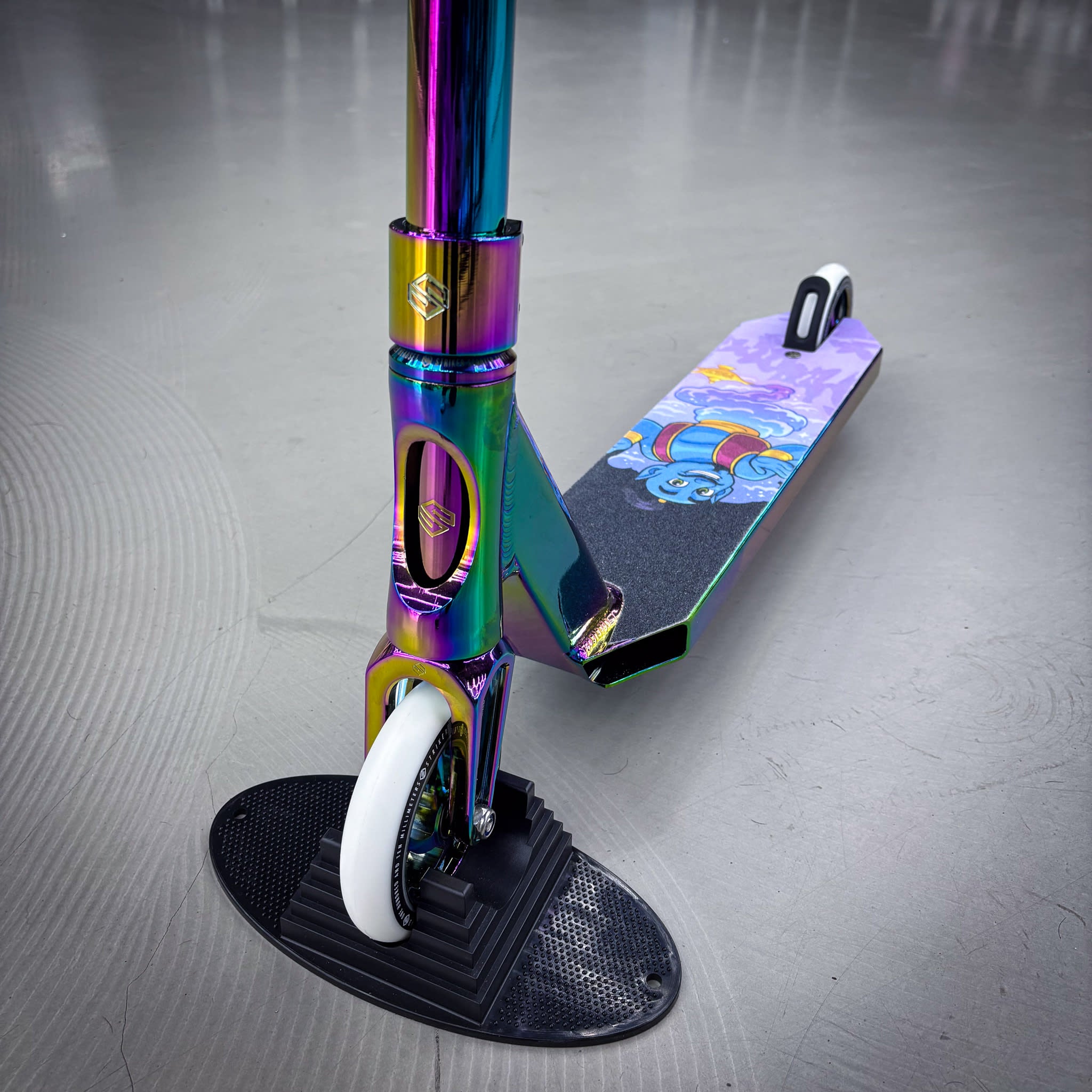 Striker Rainbow Purp Custom Build Stunt Scooter - Rainbow-ScootWorld.de