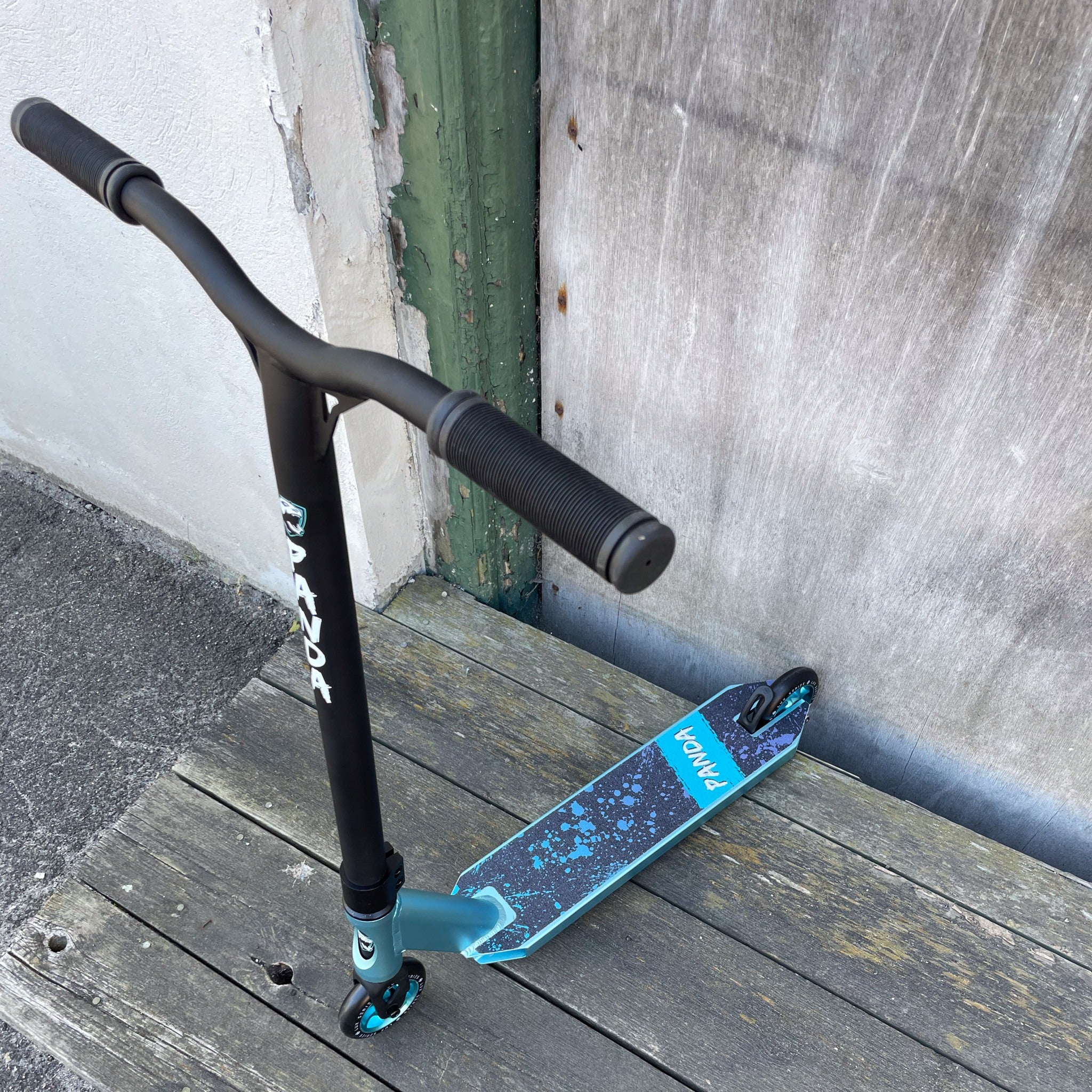 Panda Lux Custom Build Stunt Scooter - Black/Blue-ScootWorld.de