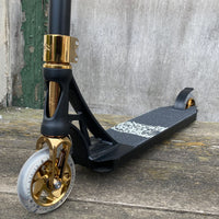 Striker Panda Deck Custom Build - Black/Gold-ScootWorld.de