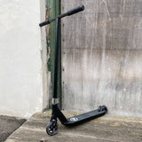 Striker T-Bar Black Custom Build - Black-ScootWorld.de