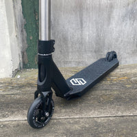 Striker Lux Titan Bar Custom Build - Black/Silver-ScootWorld.de