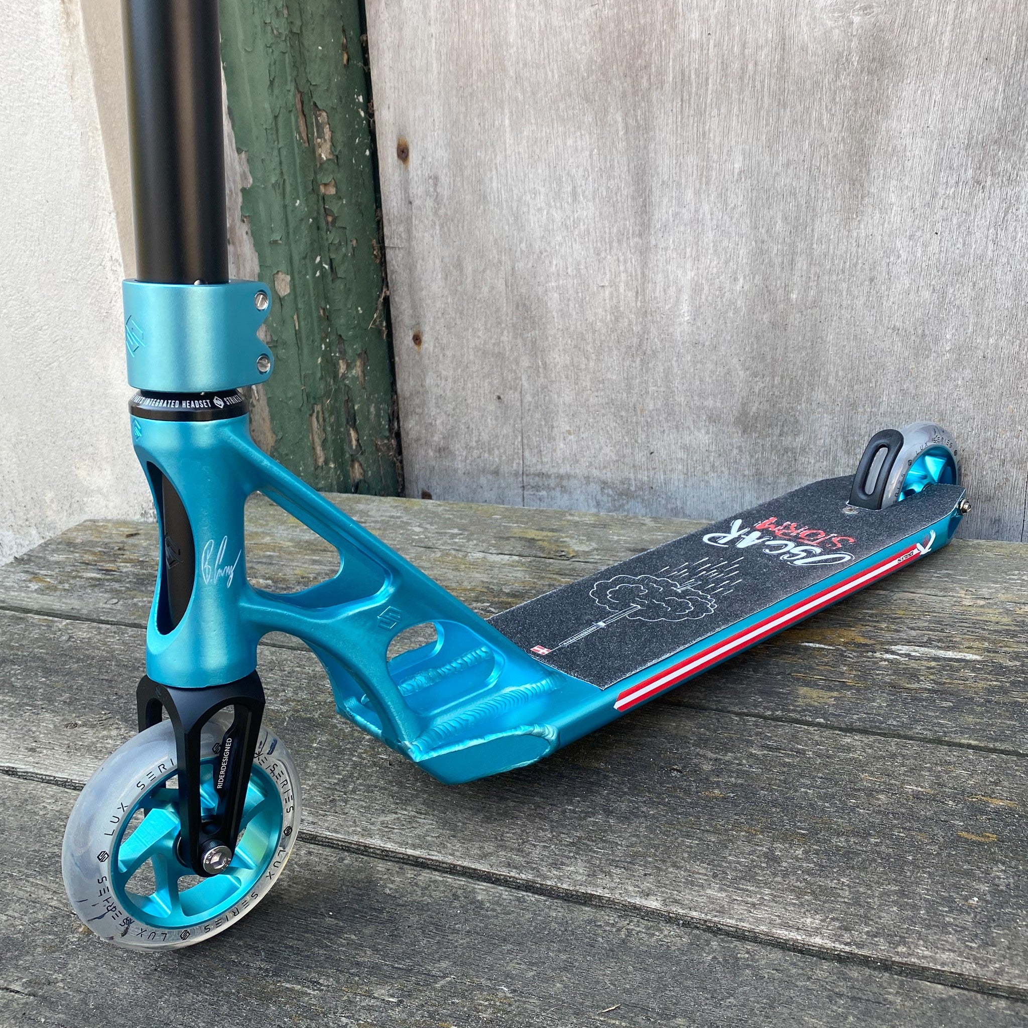 Striker Black & Teal Custom Build - Black/Blue-ScootWorld.de