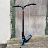 Striker Black/Blue Custom Build - Black/Blue-ScootWorld.de